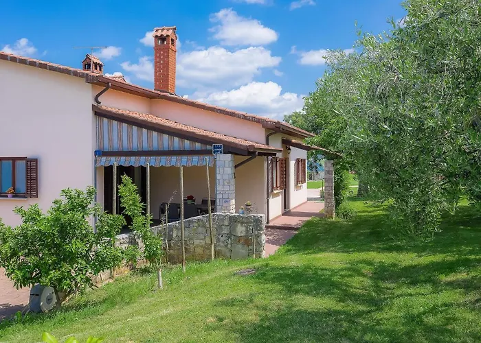 Feriehus Licia By Interhome Pelegrin